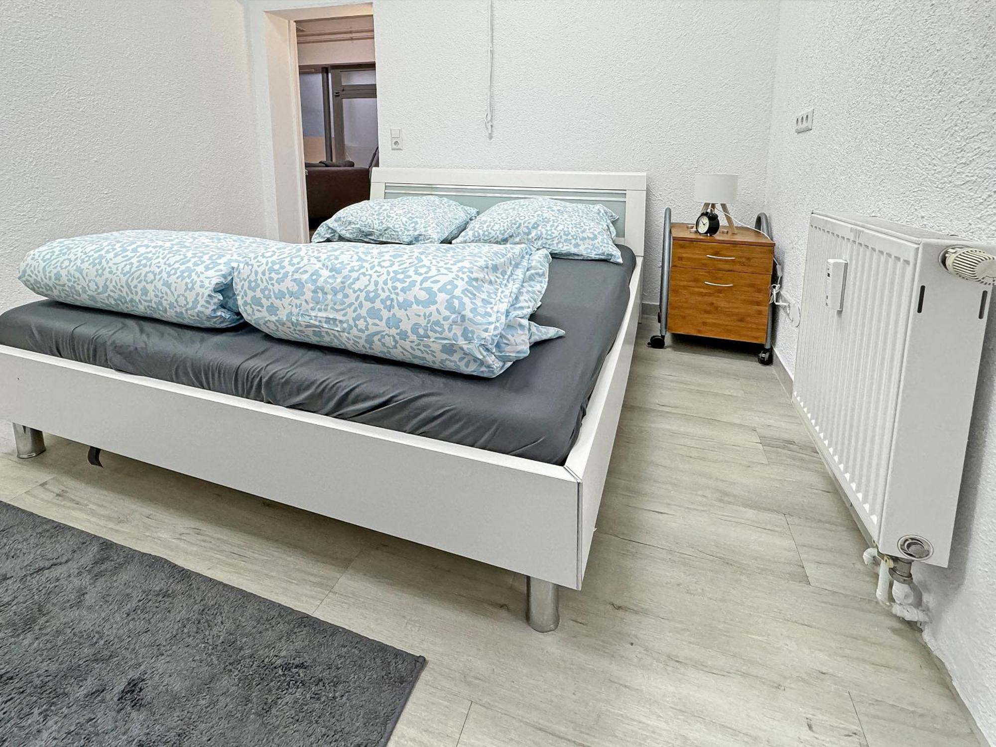 2 Zimmer Apartment Fuer 6 P, 15 Min Zum Flughafen Esslingen am Neckar Exterior photo
